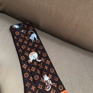 Louis Vuttion Catogram bandeau